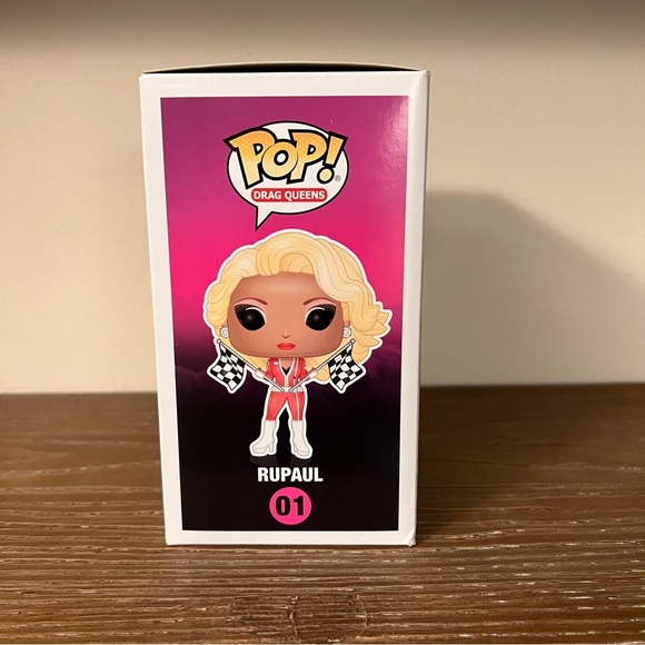Funko Pop! Drag Queens: RuPaul’s Drag Race - RuPaul #01 Vinyl Figure - Picture 4 of 5